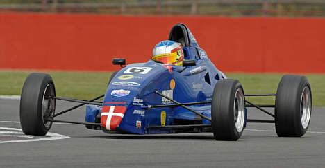 MNJ’eren havde fuld kontrol over føringen i andet mesterskabsheat på Silverstone.